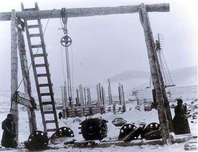 Yard no. 647, Baikal. De bakboordschroef van de ijsbrekende treinveerboot Baikal na berging van de bodem van het Baikalmeer door English Photographer